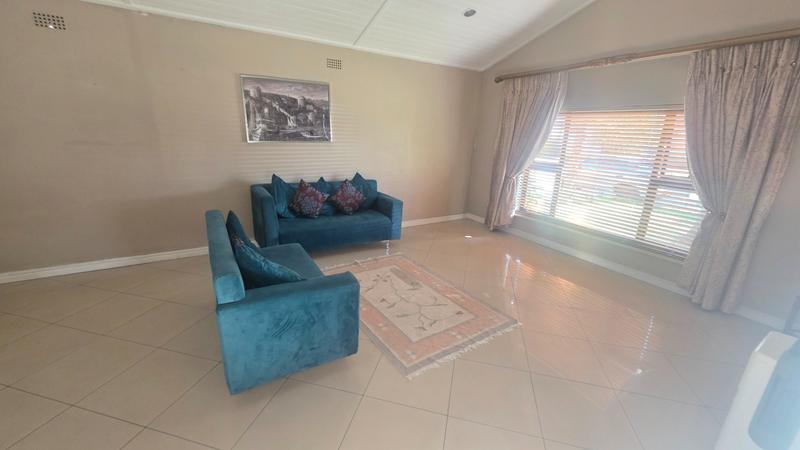 5 Bedroom Property for Sale in Kensington Western Cape